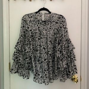 Nanette Lepore Floral Ruffle top (1x)